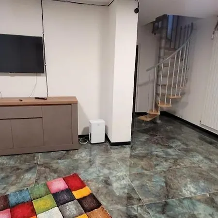 Corner House - Only Self Check In Homestay *