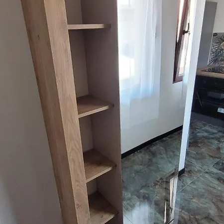 Corner House - Only Self Check In Homestay *